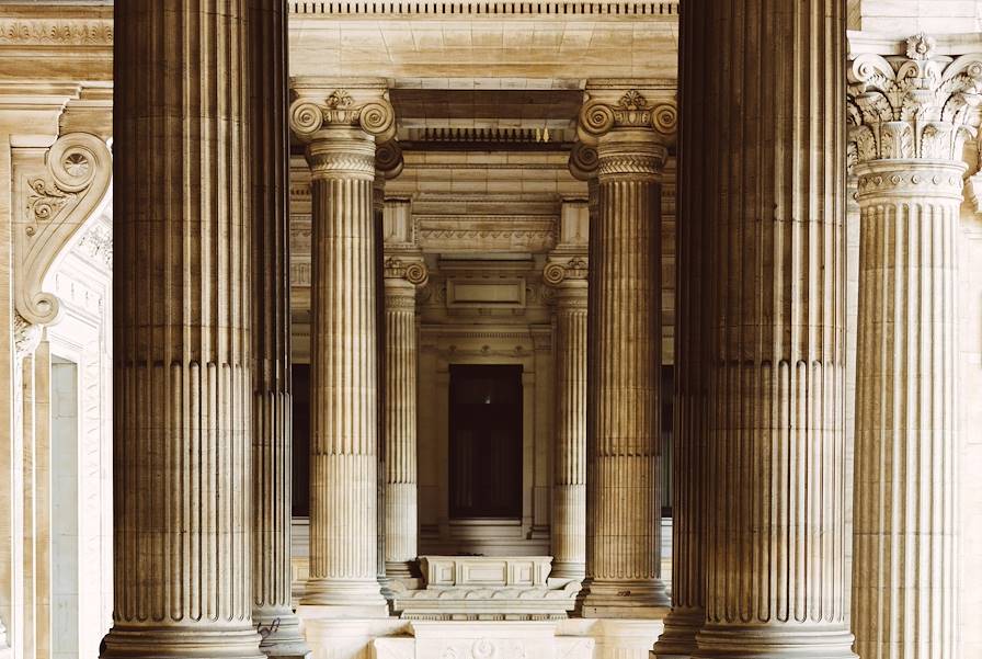 Palais de Justice, Bruxelles, Belgium © Matthew Brodeur-unsplash