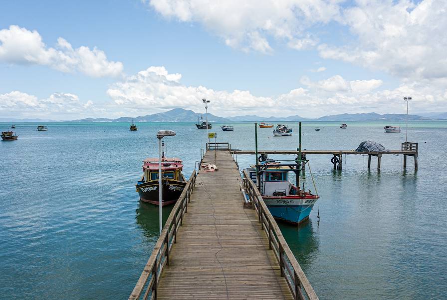 Port - Ilha Grande - Brésil © Mrcio / Adobe Stock