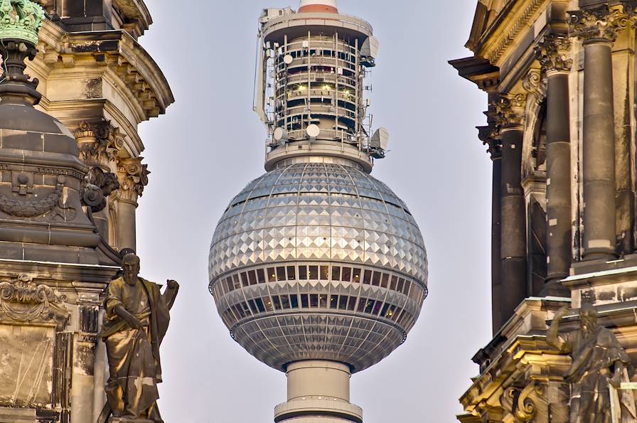 Tour de la télévision de Berlin - Allemagne © Anibal Trejo/Fotolia