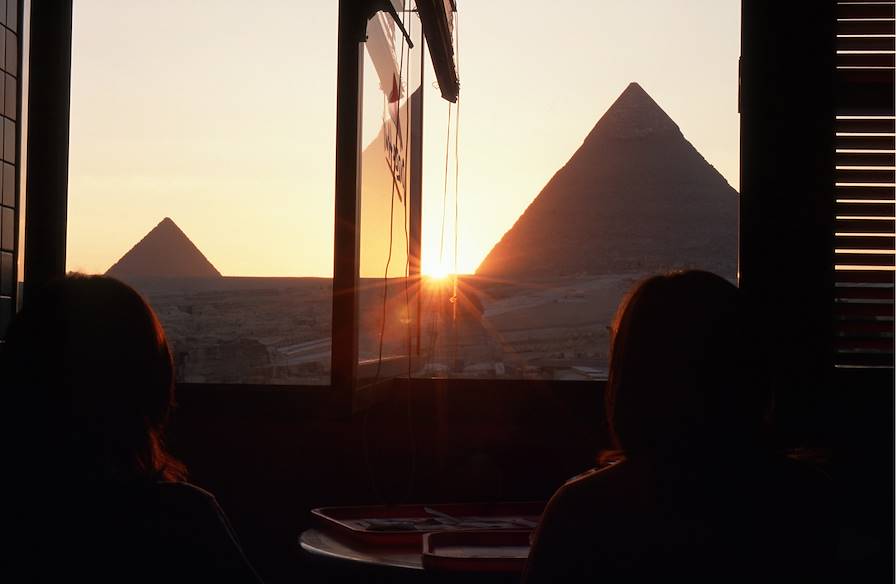 Pyramides de Guizeh - Guizeh - Egypte © Clemens Emmler / LAIF-REA