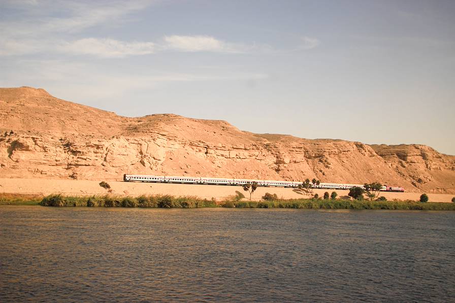 Train - Nil - Egypte © Patrick Stoltz / Adobe Stock