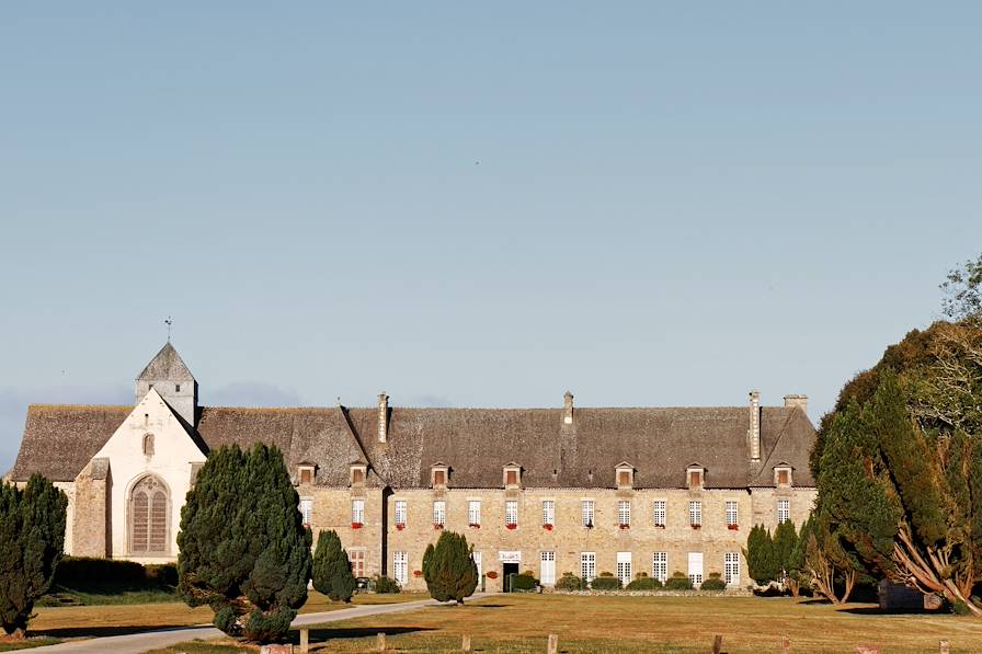 Abbaye Notre-Dame de Paimpont - Bretagne - France © chromoprisme/stock.adobe.com