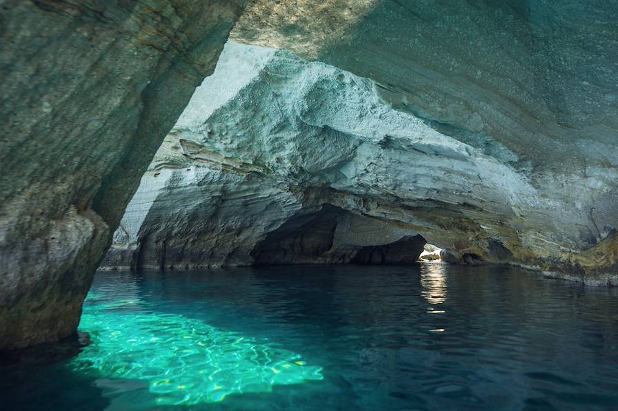 Milos - Cyclades - Grèce © Daria Maksimova/Getty Images/iStockphoto