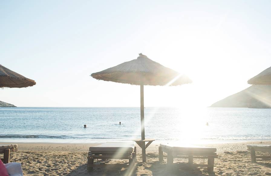 plage Kea- Cyclades - Grèce © @Malhar Garud/Unsplash