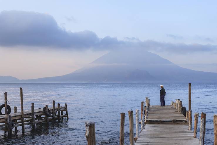 Lac Atitlan - Panajachel - Guatemala © sunsinger/Fotolia