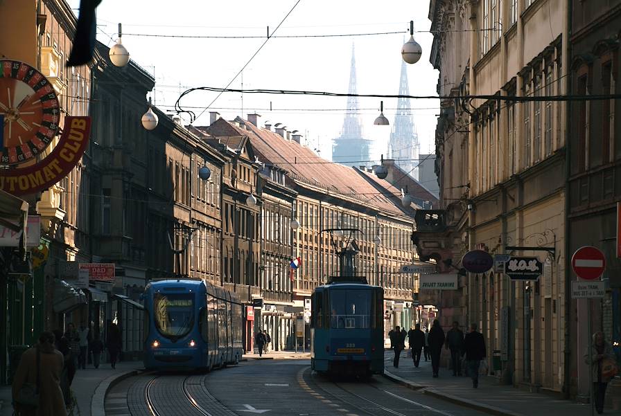 Rue Ilica - Zagreb - Croatie © sanimir / Fotolia.com