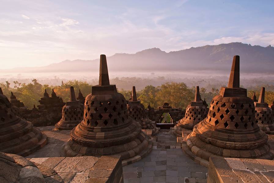 Temple de Borobudur - Java - Indonésie © vichie81 / Fotolia