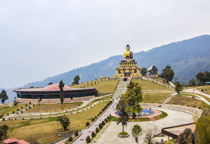 Vue du bouddha géant de Ravangla - Sikkim - Inde © Anandoart/Fotolia.com