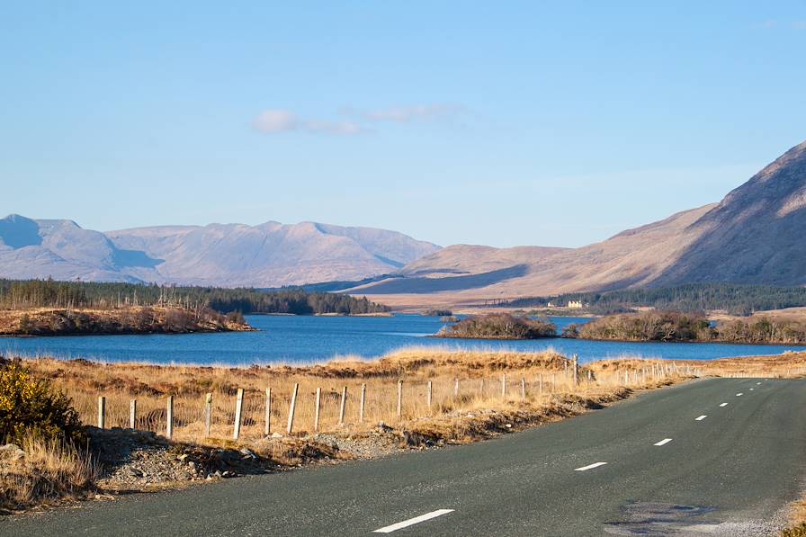 Lough Inagh - Connemara - Comté de Galway - irlande © aphoenix/Fotolia