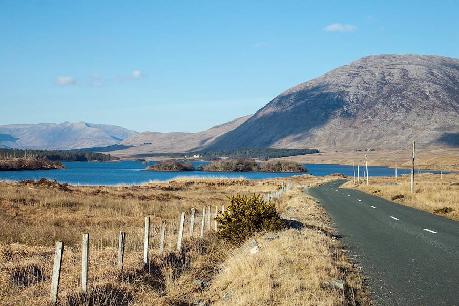 Lough Inagh - Connemara - Irlande © aphoenix/Fotolia