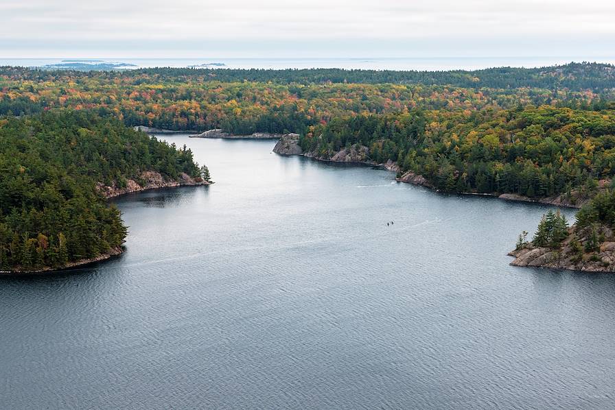 George Lake - Killarney - Ontario - Canada © serg269/Getty Images/iStockphoto