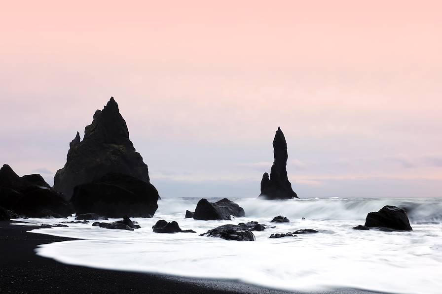 Plage de Reynisfjara - Région de Vik - Suðurland - Islande © JurgaR/Getty Images/iStockphoto