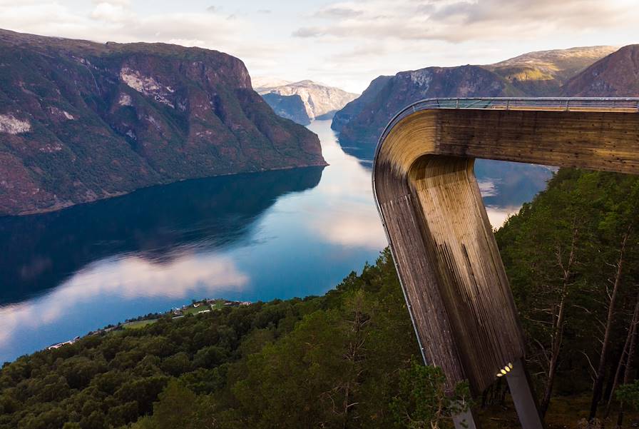 Fjord - Aurland - Norvège © Getty Images/iStockphoto