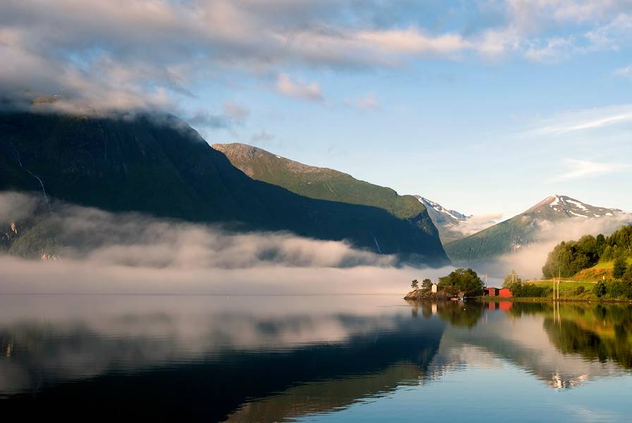 Fjord Romsdalsfjorden - Andalsnes - Norvège © jstuij - stock.adobe.com