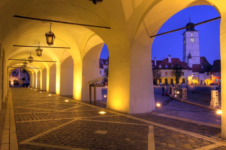 Petite Place de Sibiu - Roumanie © Mihai-Bogdan Lazar / Fotolia.com