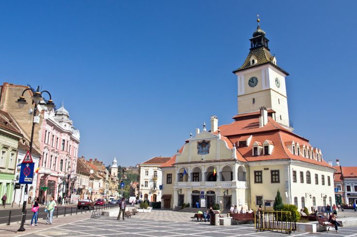 Place du Conseil - Brasov - Roumanie © ivan varyukhin / Fotolia.com