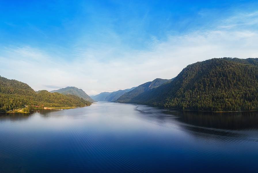 Lac Teletskoïe - Russie © Ruslan Olinchuk - stock.adobe.com