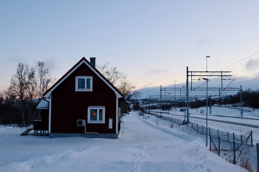 Gare en Laponie © jian-liu- Unsplash