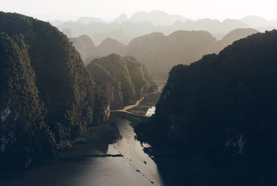 Ninh Binh - Vietam © Mike Cornelus