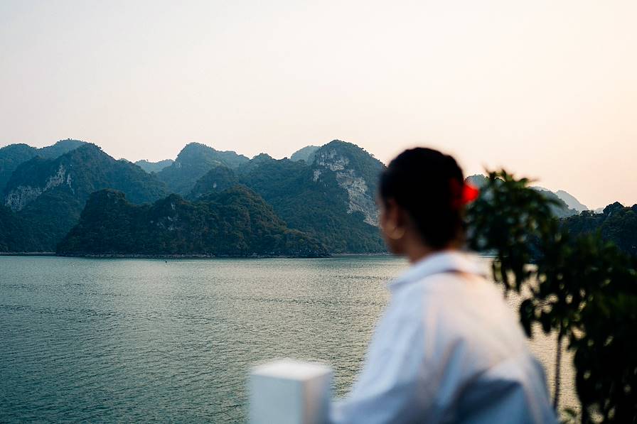 Baie d'Halong - Vietnam © Spenser Sembrat / Unsplash