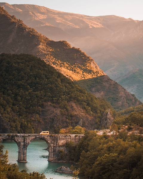 Voyages itinérants Albanie - Lin - Korçë - Gjirokastër - Qeparo - Berat - Tirana